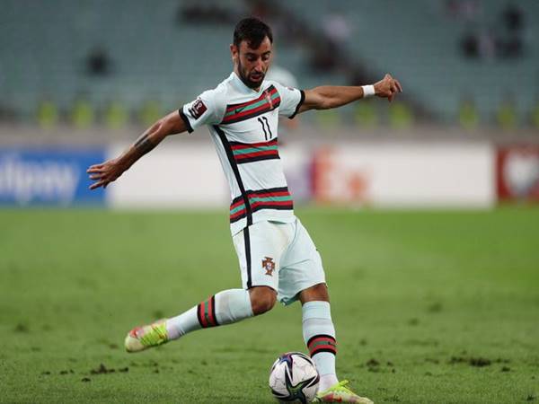 Tin bóng đá 8/9: Bruno Fernandes tỏa sáng giúp ĐTQG thắng Azerbaijan