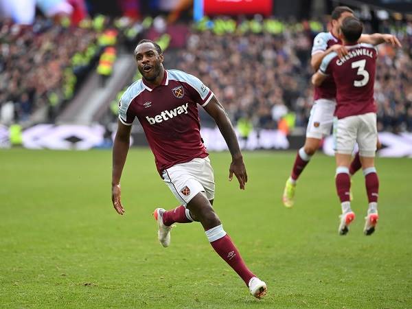 Bóng đá quốc tế tối 1/11: Sao West Ham khẳng định mạnh hơn cả Van Dijk