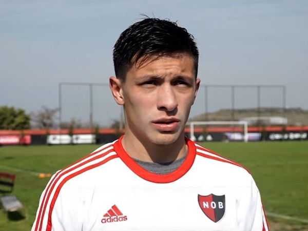 Lisandro Martinez trong màu áo CLB Newell's Old Boys