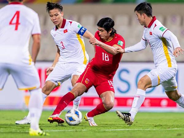 Khái niệm phòng ngự khu vực là gì trong môn thể thao vua?
