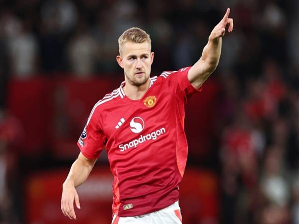 Tin MU: De Ligt được khen ngợi tại hàng thủ CLB
