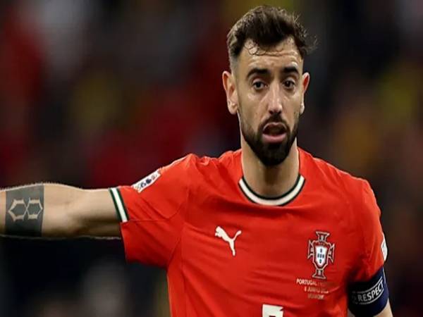 Bruno Fernandes tỏa sáng thầm lặng trong chiến thắng của Bồ Đào Nha