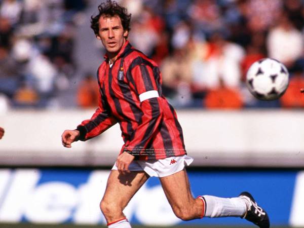 hậu vệ của AC Milan vĩ đại nhất